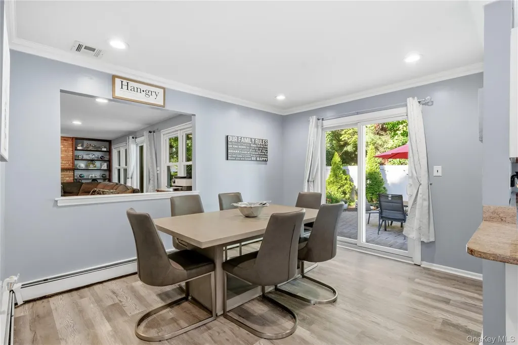 10 Weatherstone Way Smithtown NY 11787