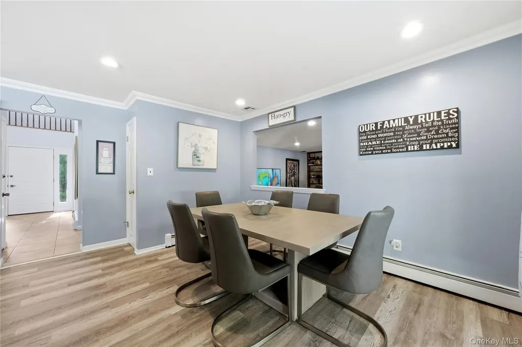 10 Weatherstone Way Smithtown NY 11787