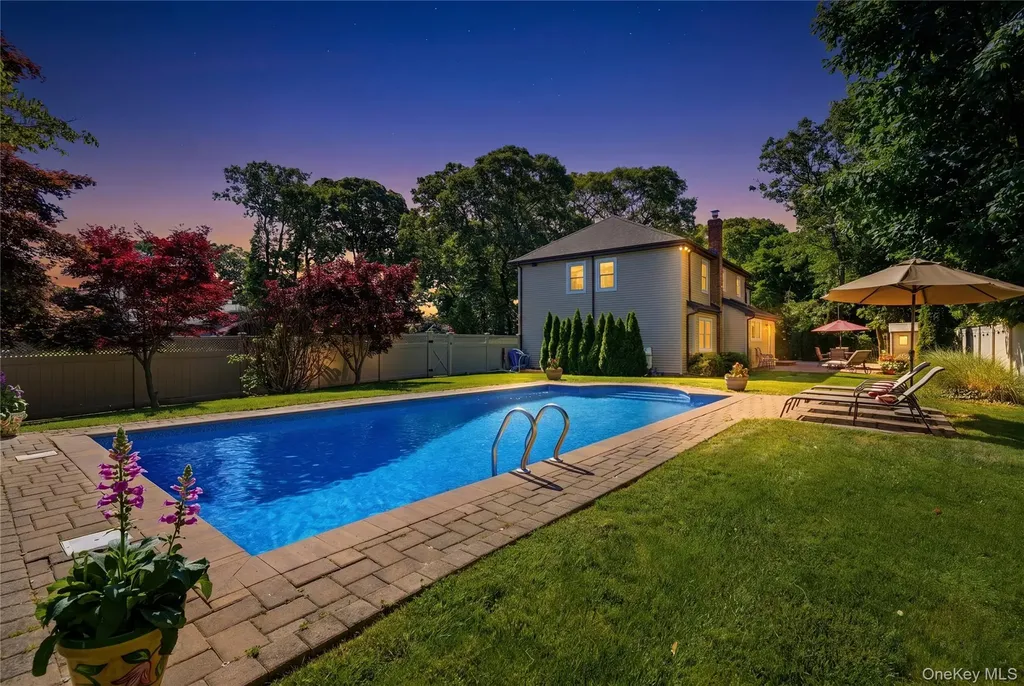 10 Weatherstone Way Smithtown NY 11787
