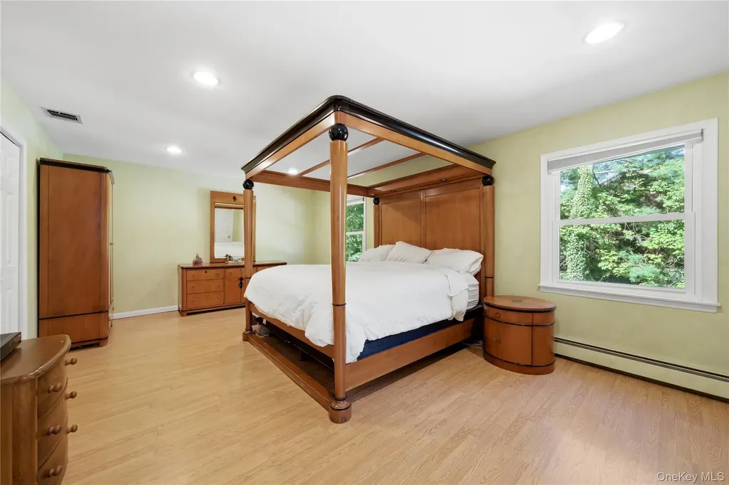 10 Weatherstone Way Smithtown NY 11787