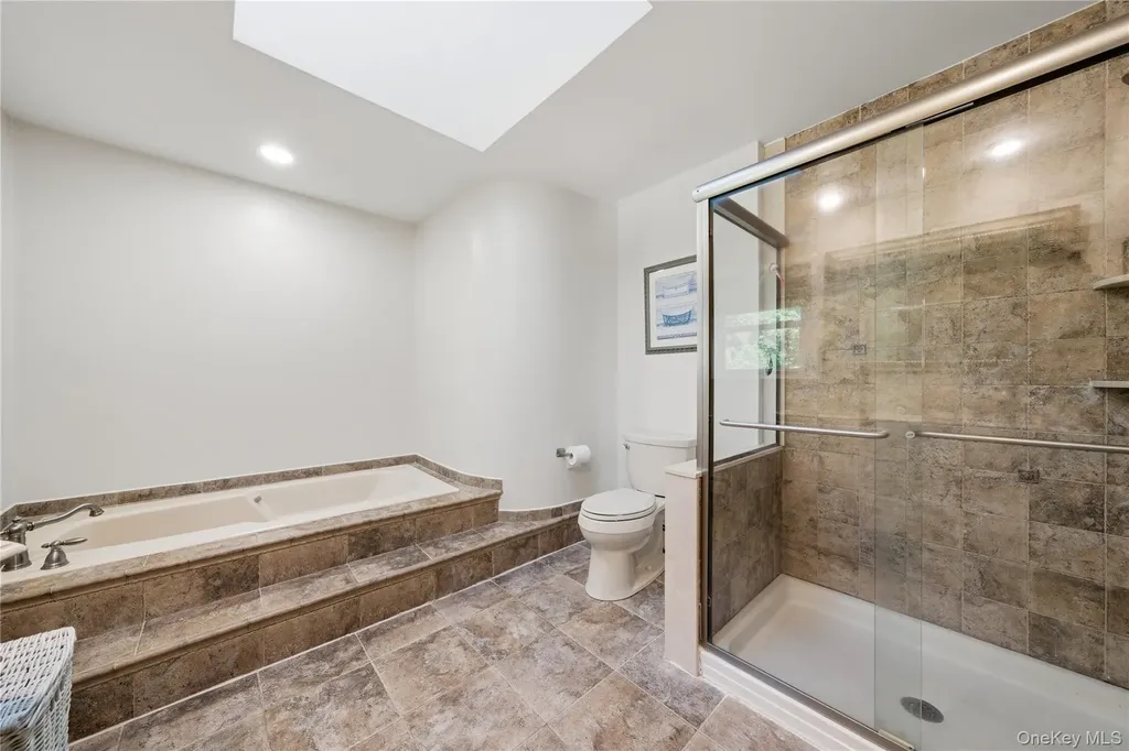 10 Weatherstone Way Smithtown NY 11787