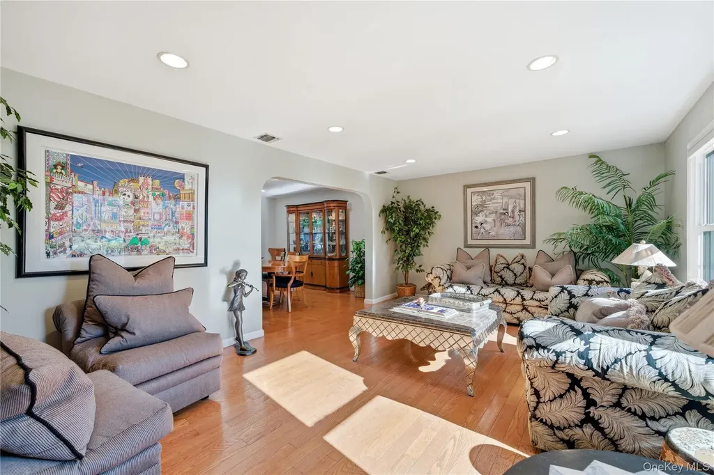 10 Weatherstone Way Smithtown NY 11787
