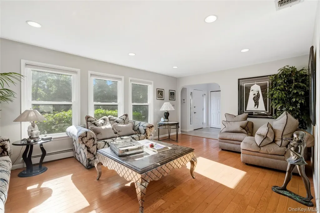 10 Weatherstone Way Smithtown NY 11787