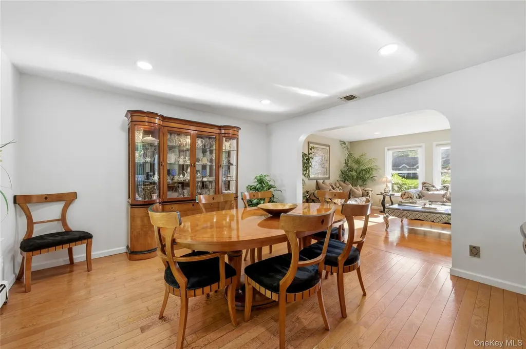 10 Weatherstone Way Smithtown NY 11787