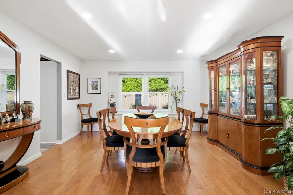 10 Weatherstone Way Smithtown NY 11787