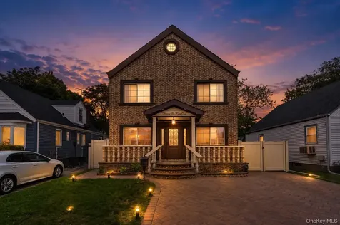 7631 264th Street New Hyde Park NY 11004