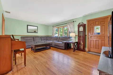 20 Glen Drive Wappingers Falls NY 12590