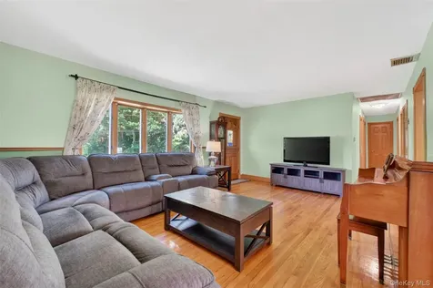 20 Glen Drive Wappingers Falls NY 12590