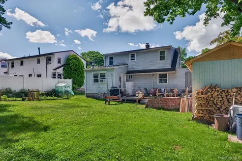 27 Tomahawk Drive White Plains NY 10603