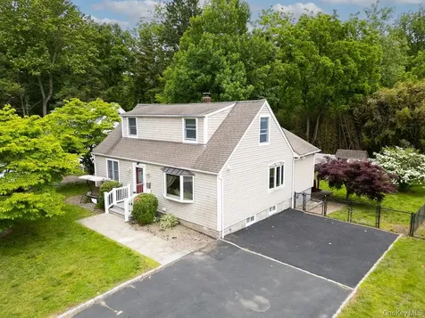 22 Oakbrook Road Ossining NY 10562