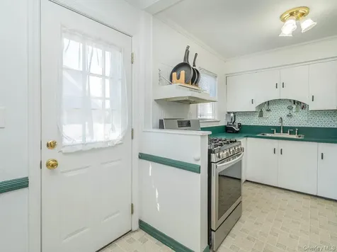 23 Phillips Road Glen Cove NY 11542