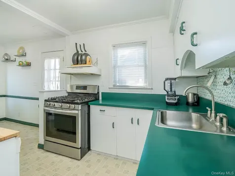 23 Phillips Road Glen Cove NY 11542