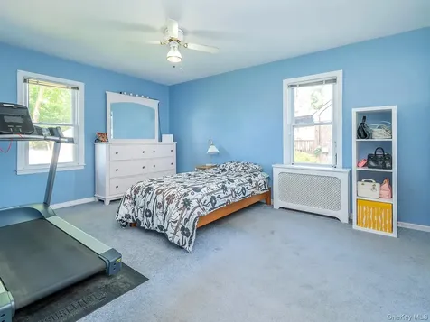 23 Phillips Road Glen Cove NY 11542