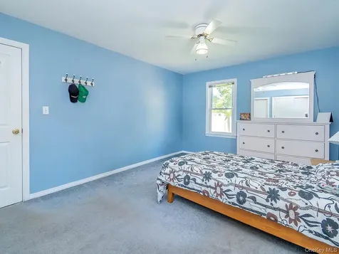 23 Phillips Road Glen Cove NY 11542