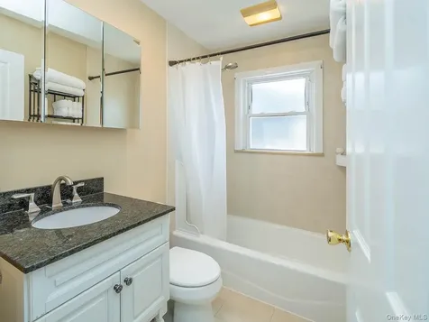 23 Phillips Road Glen Cove NY 11542