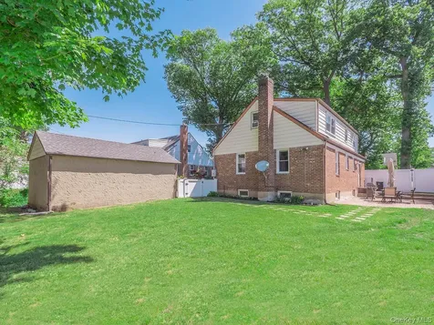 23 Phillips Road Glen Cove NY 11542