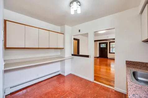 8343 261st Street Glen Oaks NY 11004