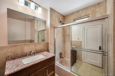 8343 261st Street Glen Oaks NY 11004