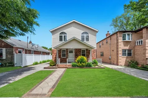 8343 261st Street Glen Oaks NY 11004