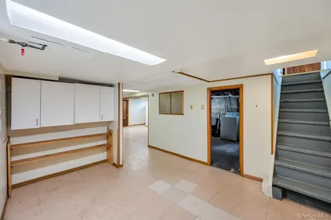 8343 261st Street Glen Oaks NY 11004