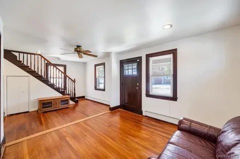 8343 261st Street Glen Oaks NY 11004