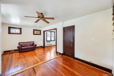 8343 261st Street Glen Oaks NY 11004