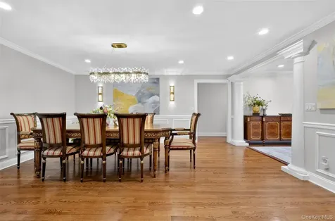 125 Mimosa Drive East Hills NY 11576