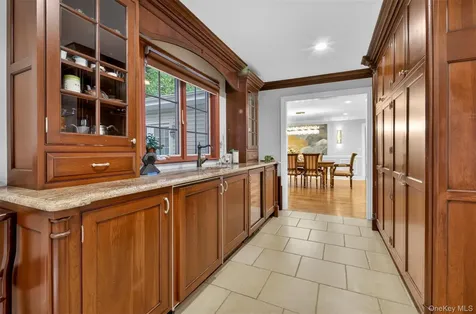 125 Mimosa Drive East Hills NY 11576