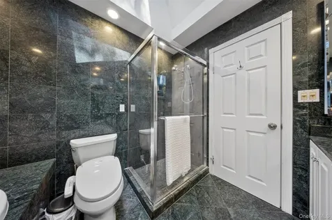 125 Mimosa Drive East Hills NY 11576