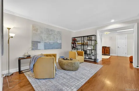 125 Mimosa Drive East Hills NY 11576