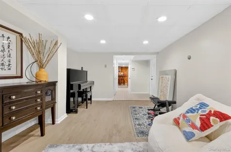 125 Mimosa Drive East Hills NY 11576