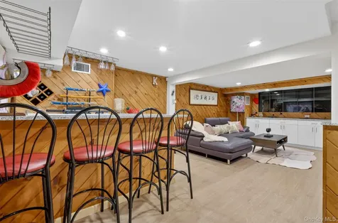 125 Mimosa Drive East Hills NY 11576