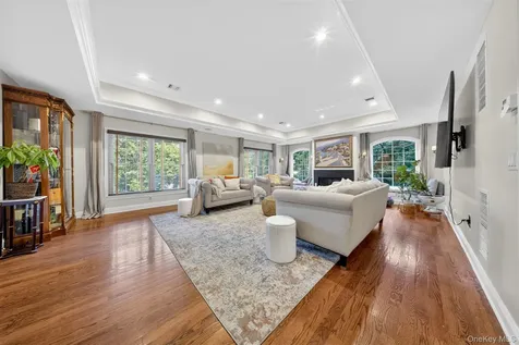 125 Mimosa Drive East Hills NY 11576