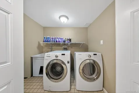 125 Mimosa Drive East Hills NY 11576