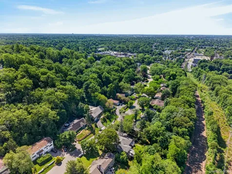 125 Mimosa Drive East Hills NY 11576