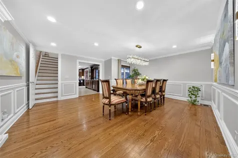 125 Mimosa Drive East Hills NY 11576