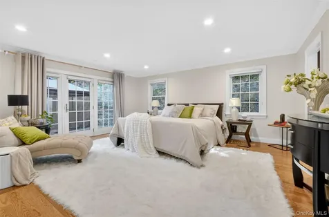 125 Mimosa Drive East Hills NY 11576