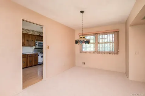 304 Violet Street Massapequa Park NY 11762