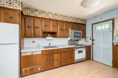 304 Violet Street Massapequa Park NY 11762