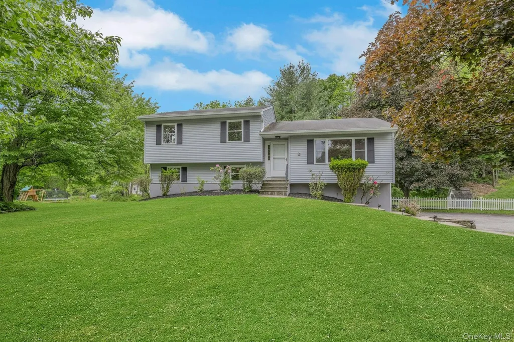 20 Elizabeth Terrace Wappingers Falls NY 12590