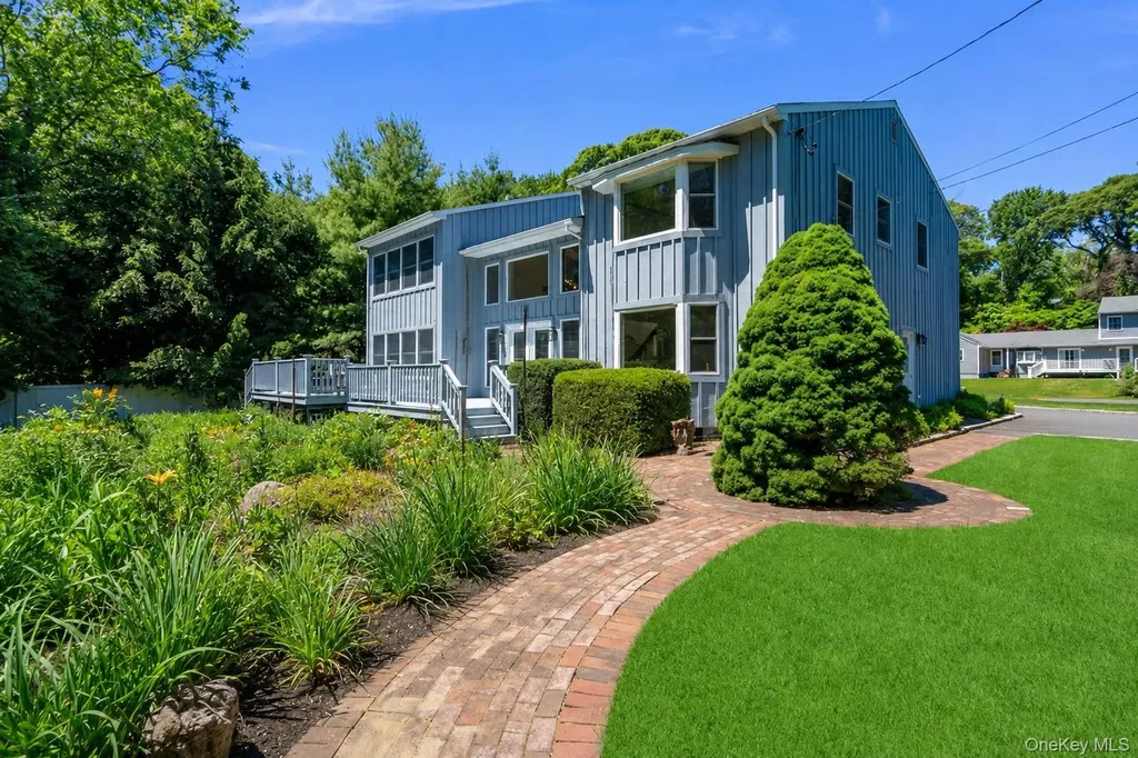 47 Lubber Street Stony Brook NY 11790