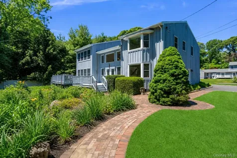 47 Lubber Street Stony Brook NY 11790
