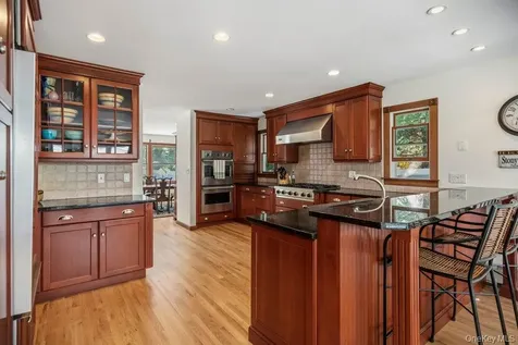 47 Lubber Street Stony Brook NY 11790