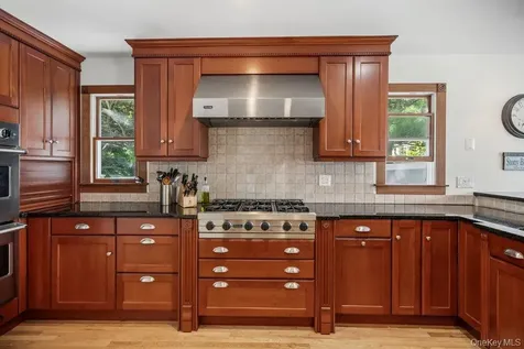 47 Lubber Street Stony Brook NY 11790
