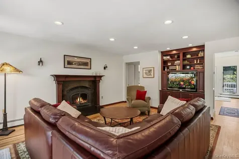 47 Lubber Street Stony Brook NY 11790