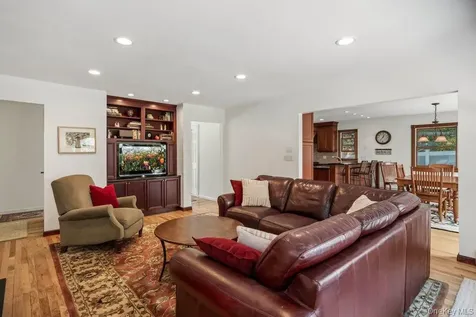 47 Lubber Street Stony Brook NY 11790