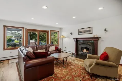 47 Lubber Street Stony Brook NY 11790