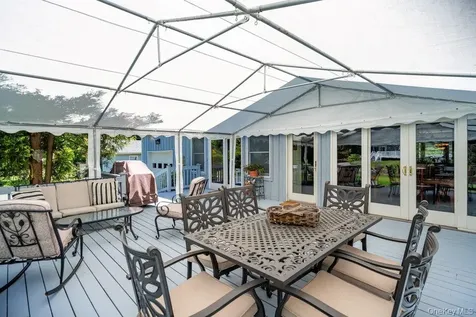 47 Lubber Street Stony Brook NY 11790