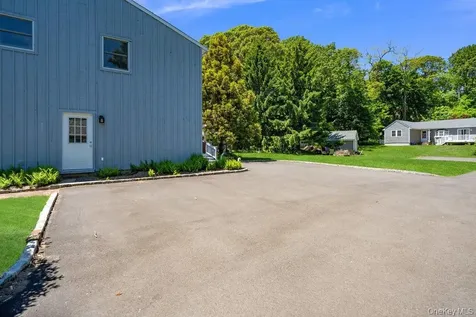 47 Lubber Street Stony Brook NY 11790