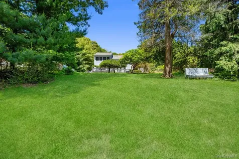 47 Lubber Street Stony Brook NY 11790